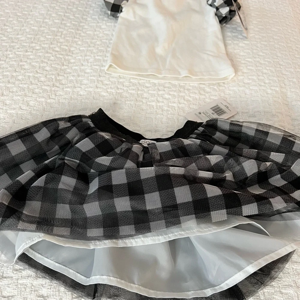 Flapdoodles Black & White 2 pc skirt and Top girls 2T NWT
